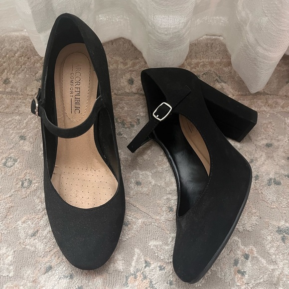 Marco Republic Shoes - W 8 Black Mary Jane Block Heel Pump